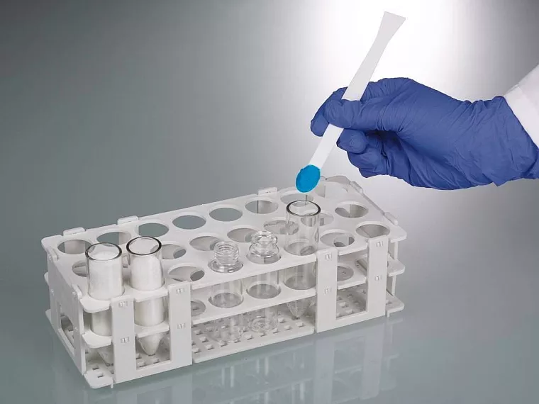 Lžička SteriPlast na práškové materiály, sterilní