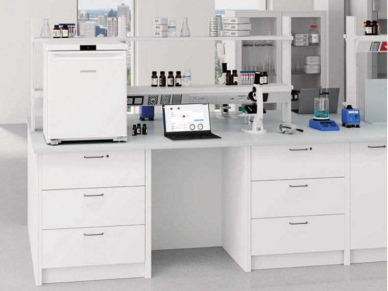 Mraznička laboratorní Liebherr SFCse 801 Performance, stolní provedení