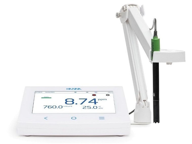 HI 6421 včetně polarografické sondy, držáku sondy, kapilární pipety, kabelu USB-C/USB-A a napájecího adaptéru