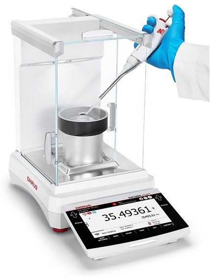 Sada pro justáž pipety pro analytické a Semi-Micro váhy Explorer EXP