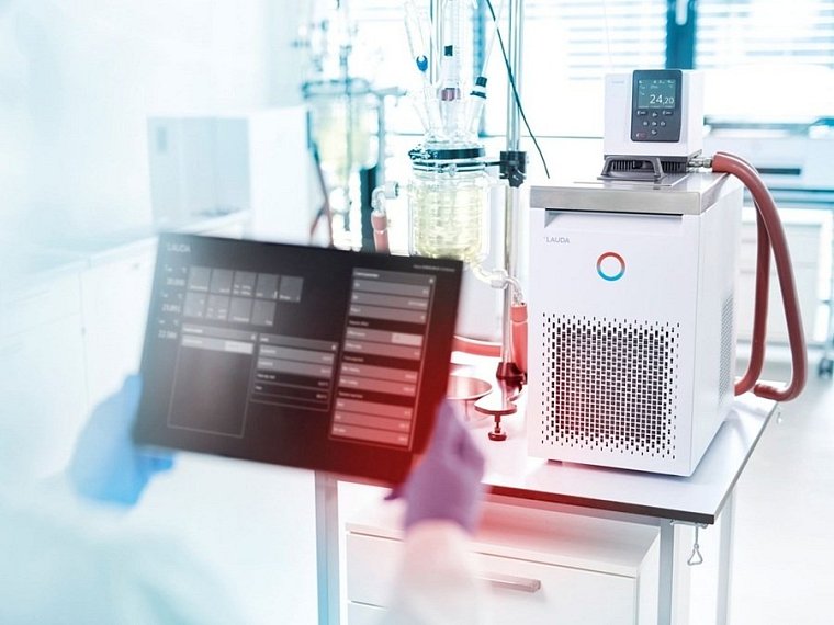 Termostat oběhový Lauda Universa PRO s nerezovou lázní a chlazením