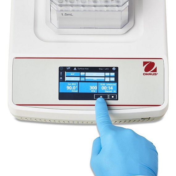 Třepačka Ohaus s ohřevem/chlazením