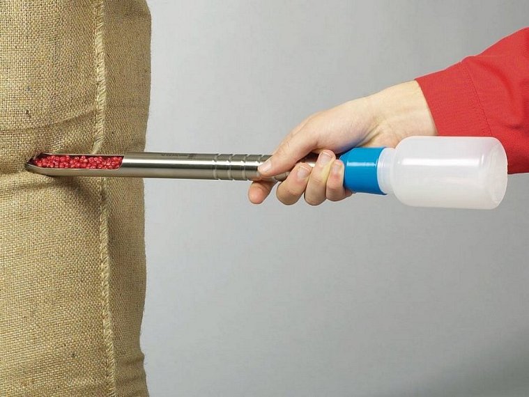Vzorkovač QuickPicker na sypké materiály