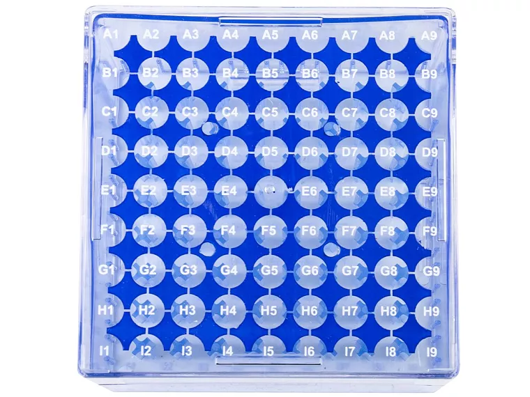 kryobox s víkem pro 81 ks kryozkumavek o objemu 5,0 ml, alfanumerická síť pro snadnou identifikaci vzorků