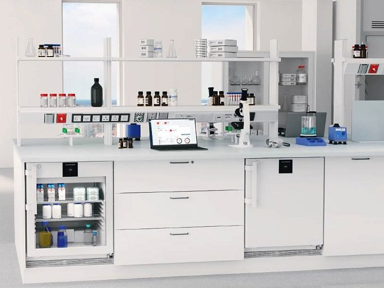 Malé laboratorní chladničky a mrazničky Liebherr: Maximální bezpečnost na minimálním prostoru